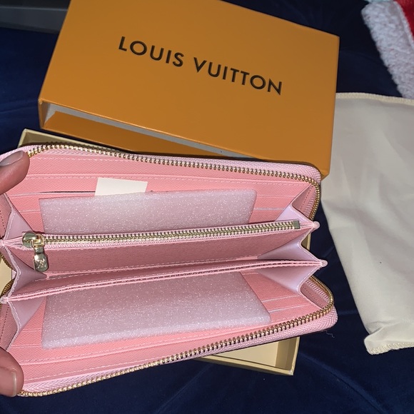 Wallet - Picture 3 of 3